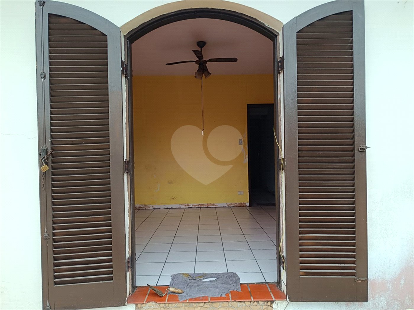 Sobrado à venda ou para alugar com 4 quartos, sendo 1 suíte, em Campo Belo, São Paulo, SP