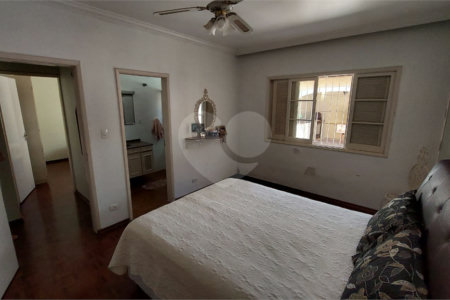 Casa à venda com 4 quartos, sendo 2 suítes, em Jardim São Caetano, São Caetano do Sul, SP