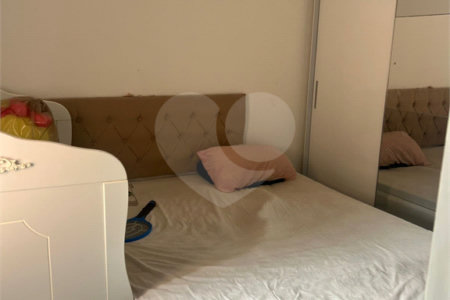 Casa à venda com 2 quartos no condomínio Recanto das Graças, Cotia - SP