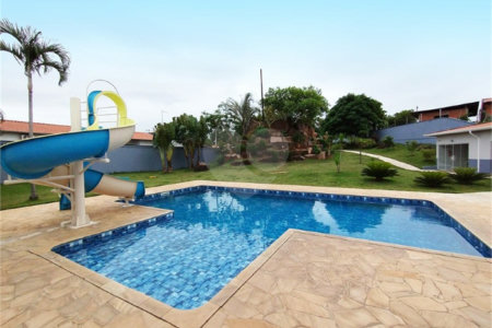 Casa à venda com 3 quartos, sendo 1 suíte, no condomínio Rio das Pedras, Salto - SP