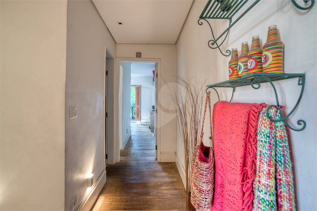 Casa à venda com 4 quartos, sendo 2 suítes, em Alto da Boa Vista, São Paulo, SP