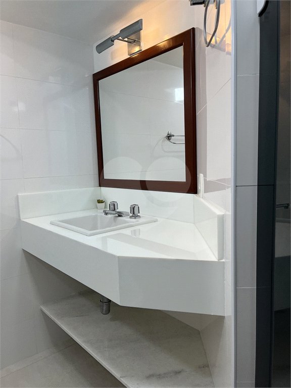 Apartamento à venda ou para alugar com 3 quartos, sendo 1 suíte, em Enseada, Guarujá, SP