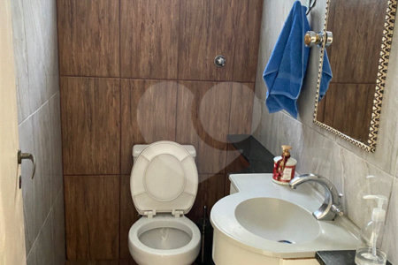 Sobrado à venda com 4 quartos, sendo 2 suítes, em Paraisópolis, São Paulo, SP