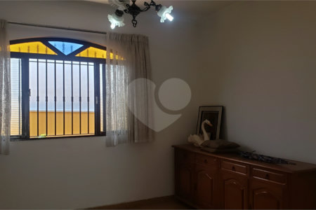 Casa Térrea à venda com 3 quartos, sendo 1 suíte,  em Campo Grande, São Paulo, SP