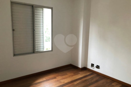 Apartamento à venda com 3 quartos, sendo 1 suíte, em Vila Andrade, São Paulo, SP