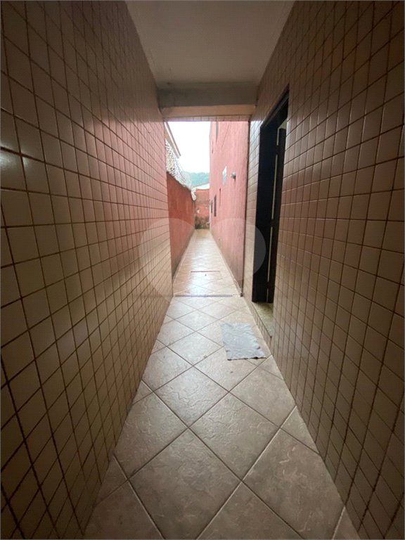 Casa à venda com 3 quartos, sendo 1 suíte, em Vila Valença, São Vicente, SP