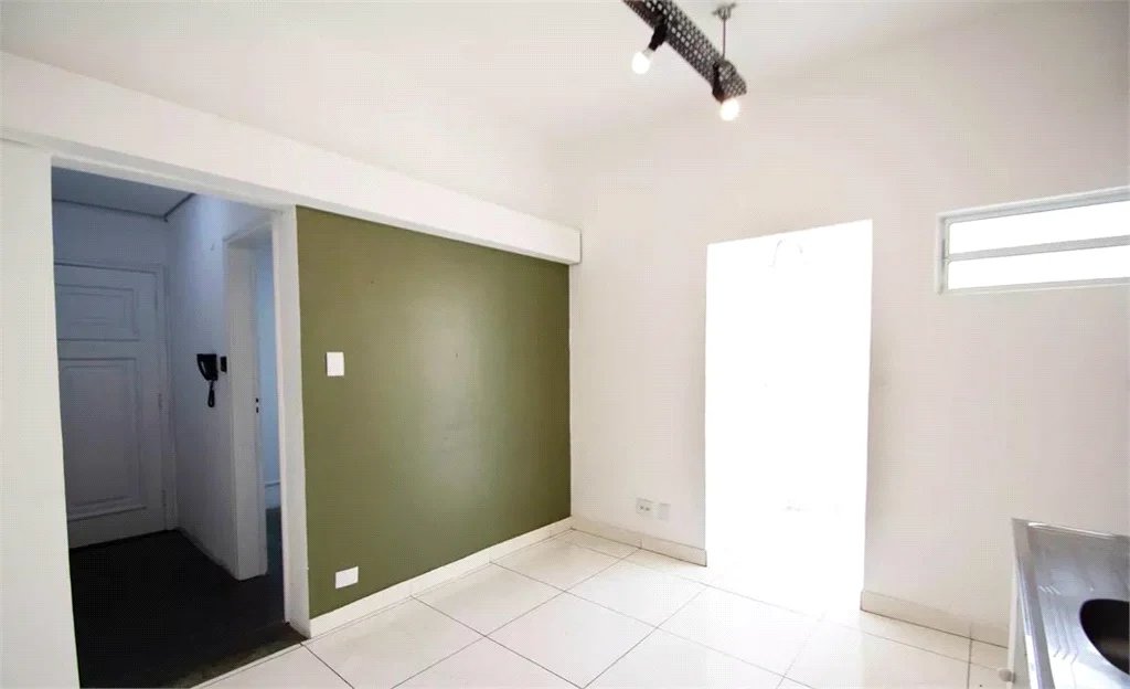 Apartamento à venda com 3 quartos, sendo 1 suíte, em Pinheiros, São Paulo, SP