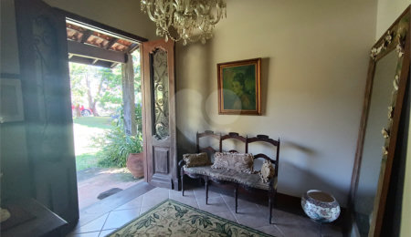 Casa à venda com 4 quartos, sendo 3 suítes,  no condomínio Patrimônio do Carmo, São Roque - SP