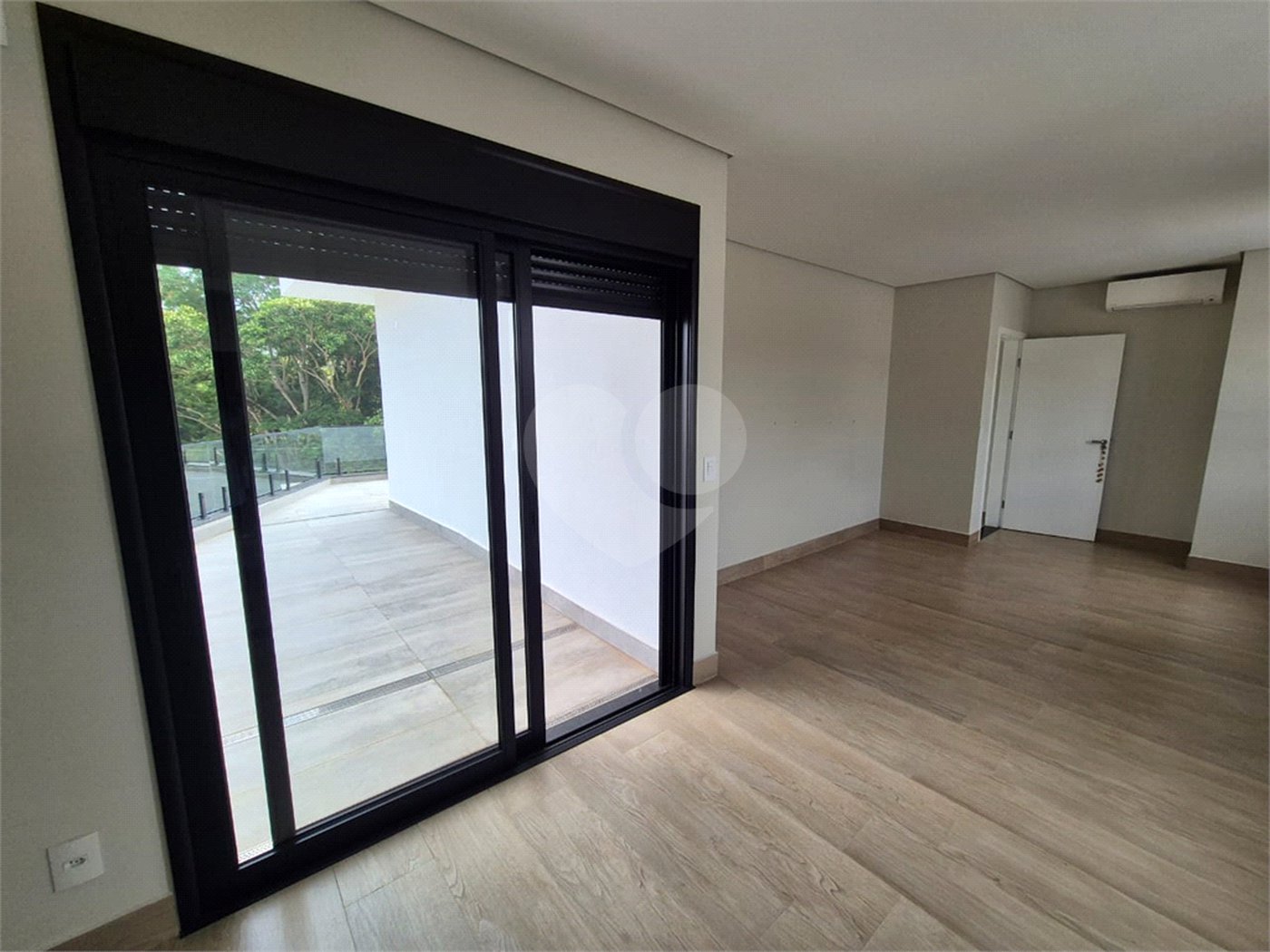Casa à venda com 3 suítes no condomínio Terras de São Francisco, Vinhedo - SP