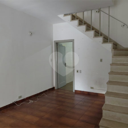 Sobrado à venda com 2 quartos em Vila Ipojuca, São Paulo, SP