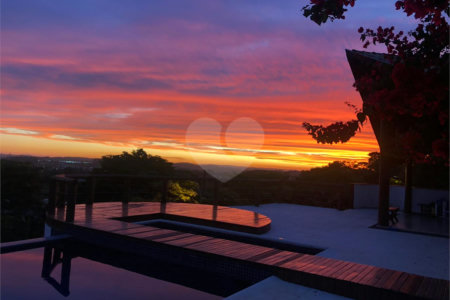 Mansão de Luxo em Louveira: Viva o Sonho no Condomínio Jardim Primavera