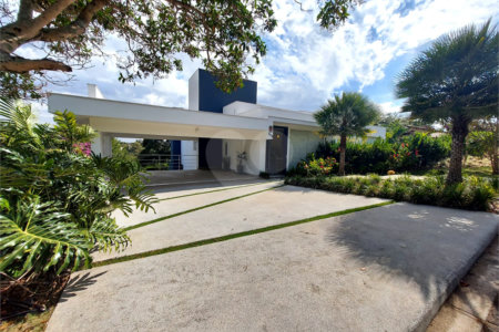 Casa à venda ou para alugar com 4 suítes no condomínio Jardim Primavera, Louveira - SP