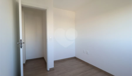 Apartamento à venda com 3 quartos, sendo 1 suíte,  em Vila Anastácio, São Paulo, SP