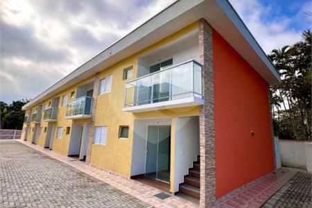 Apartamento à venda com 2 quartos em Boraceia, Bertioga, SP