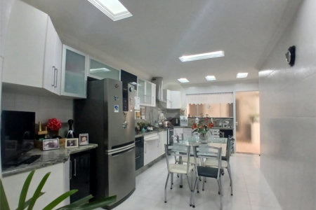 Casa à venda com 3 quartos, sendo 1 suíte,  em Esplanada Mendes Moraes, São Roque, SP