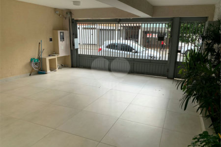 Casa à venda com 3 quartos, sendo 1 suíte, em Campo Belo, São Paulo, SP
