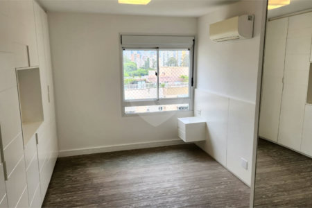 Apartamento à venda com 3 quartos, sendo 2 suítes,  em Paraíso do Morumbi, São Paulo, SP