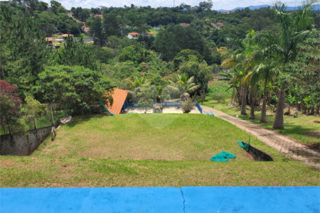 Chácara à venda com 4 quartos, sendo 1 suíte, no Centro, Santa Isabel, SP