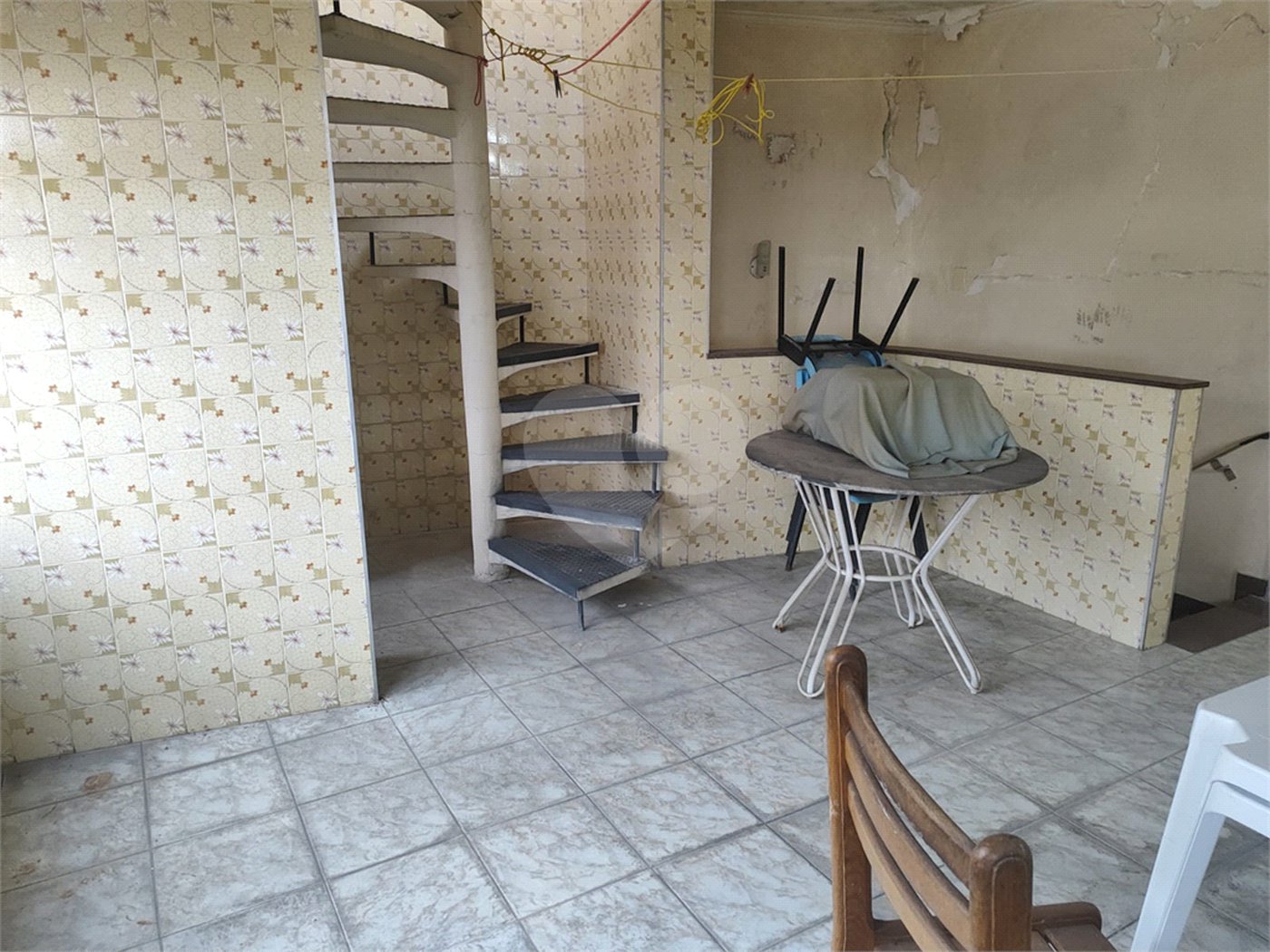 Casa à venda com 4 quartos, sendo 2 suítes, no condomínio Chácara das Rosas, São Paulo - SP