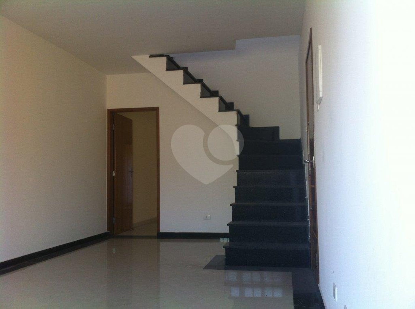 Sobrado à venda com 3 quartos, sendo 1 suíte, em Parada Inglesa, São Paulo, SP