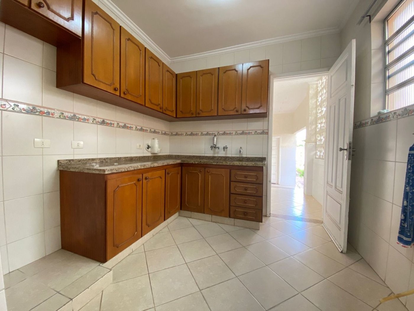 Casa com 3 dormitórios para alugar, 197 m² por R$ 8.500/mês - Embaré - Santos/SP