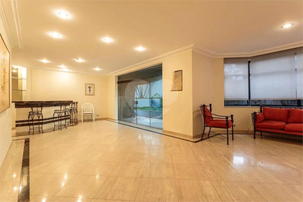 Apartamento à Venda 220m² Moema 4 Quartos