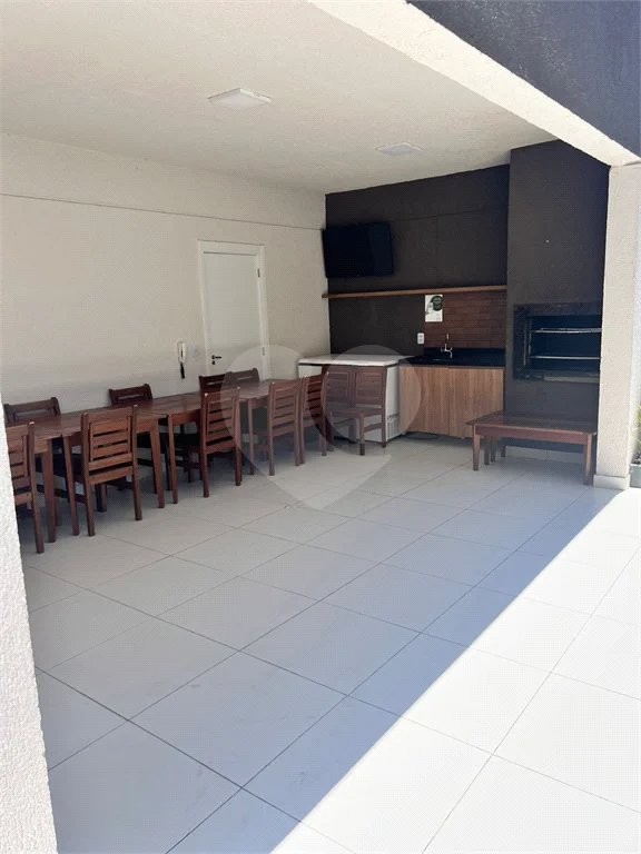 Apartamento com 2 dormitórios , à venda em Itaquera.