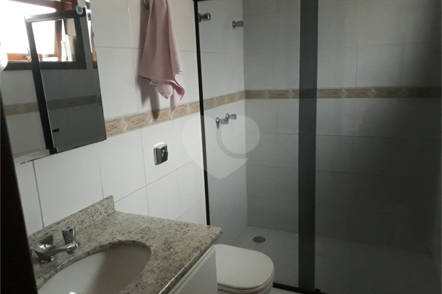 Mansão em condomínio, com 6 suites, e vagas para 15 autos....