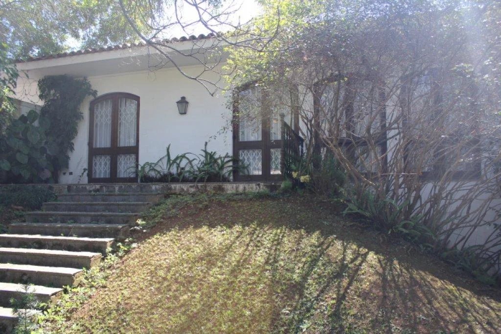Casa Térrea à venda ou para alugar com 6 suítes em Vila Tramontano, São Paulo, SP