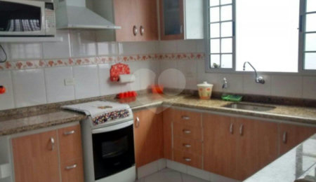 Casa Térrea à venda com 3 quartos em Imirim, São Paulo, SP