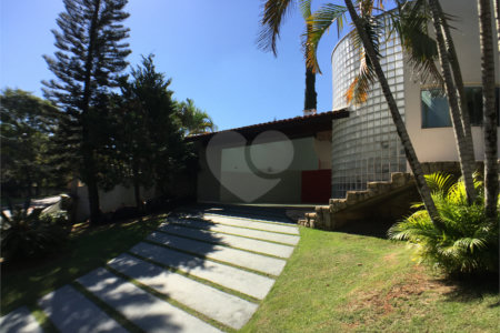 Casa à venda com 4 suítes no condomínio Estância Marambaia, Vinhedo - SP