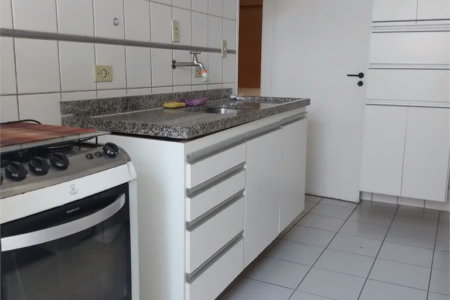 Apartamento à venda com 3 quartos, sendo 1 suíte, em Pinheiros, São Paulo, SP