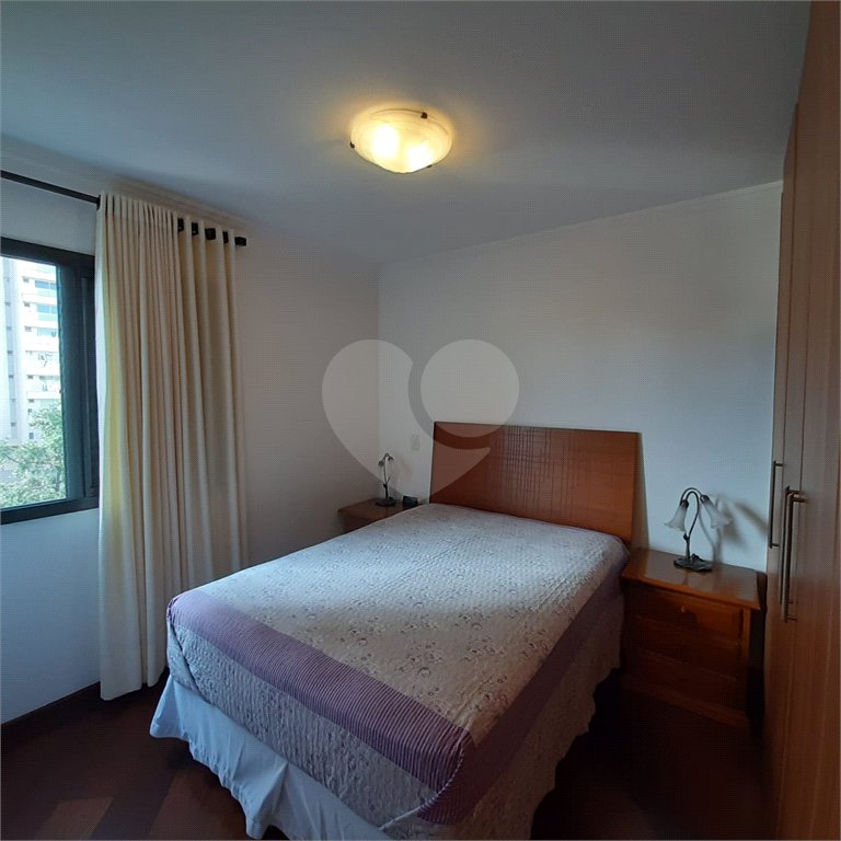Apartamento à venda com 3 quartos, sendo 1 suíte, em Campo Belo, São Paulo, SP