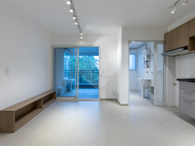 Apartamento à venda com 2 quartos, sendo 1 suíte,  em Santo Amaro, São Paulo, SP
