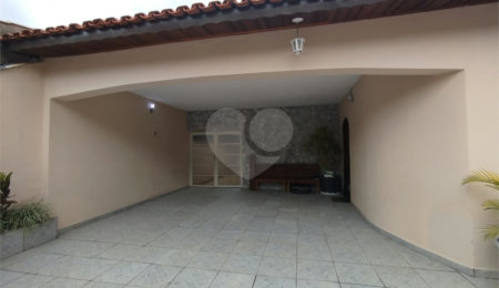 Casa à venda com 3 quartos, sendo 1 suíte,  em Jardim Leocádia, Sorocaba, SP