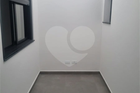 Sobrado à venda com 3 quartos, sendo 1 suíte, em Vila São Paulo, São Paulo, SP