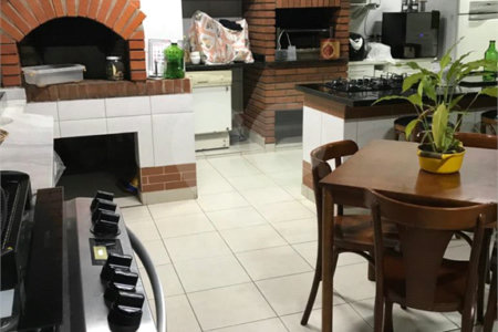Casa à venda com 3 quartos, sendo 2 suítes,  em Vila Oliveira, Mogi das Cruzes, SP