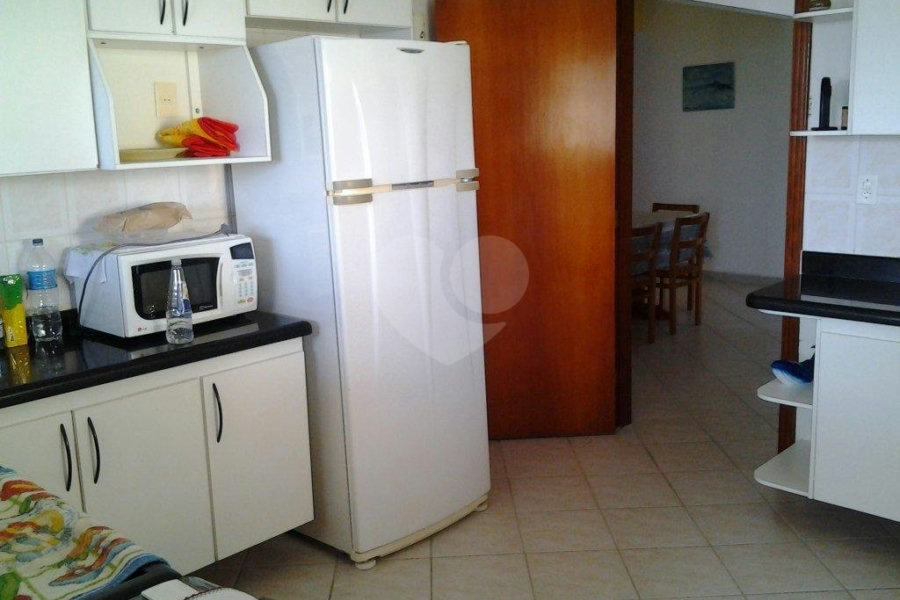Apartamento à venda com 3 quartos, sendo 2 suítes, em Vila Tupi, Praia Grande, SP