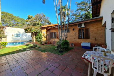 Casa à venda com 3 quartos, sendo 1 suíte, em Interlagos, São Paulo, SP