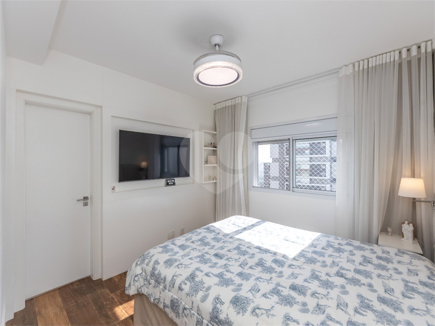 Apartamento à venda com 4 quartos, sendo 3 suítes, em Brooklin Paulista, São Paulo, SP