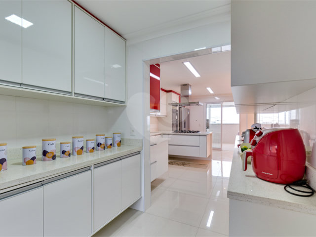 Apartamento à venda com 4 suítes em Vila Sofia, São Paulo, SP