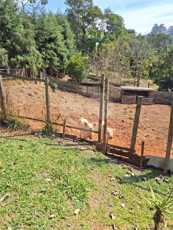 Chácara à venda ou para alugar com 3 quartos, sendo 1 suíte,  em Parque Residencial Itapeti, Mogi das Cruzes, SP
