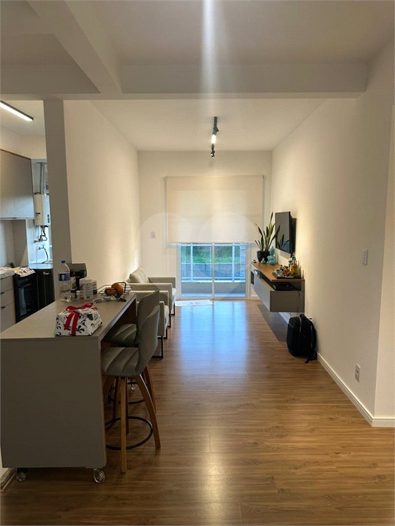 Apartamento à venda com 2 quartos, sendo 1 suíte, em Bairro do Cambará, São Roque, SP