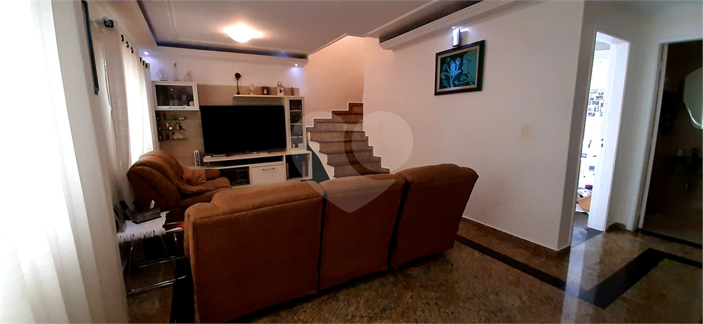 Sobrado à venda com 4 quartos, sendo 2 suítes, em Tremembé, São Paulo, SP