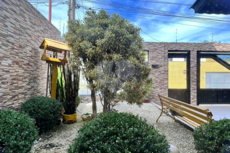 Sobrado à venda com 3 quartos, sendo 1 suíte,  em Jardim Modelo, Suzano, SP