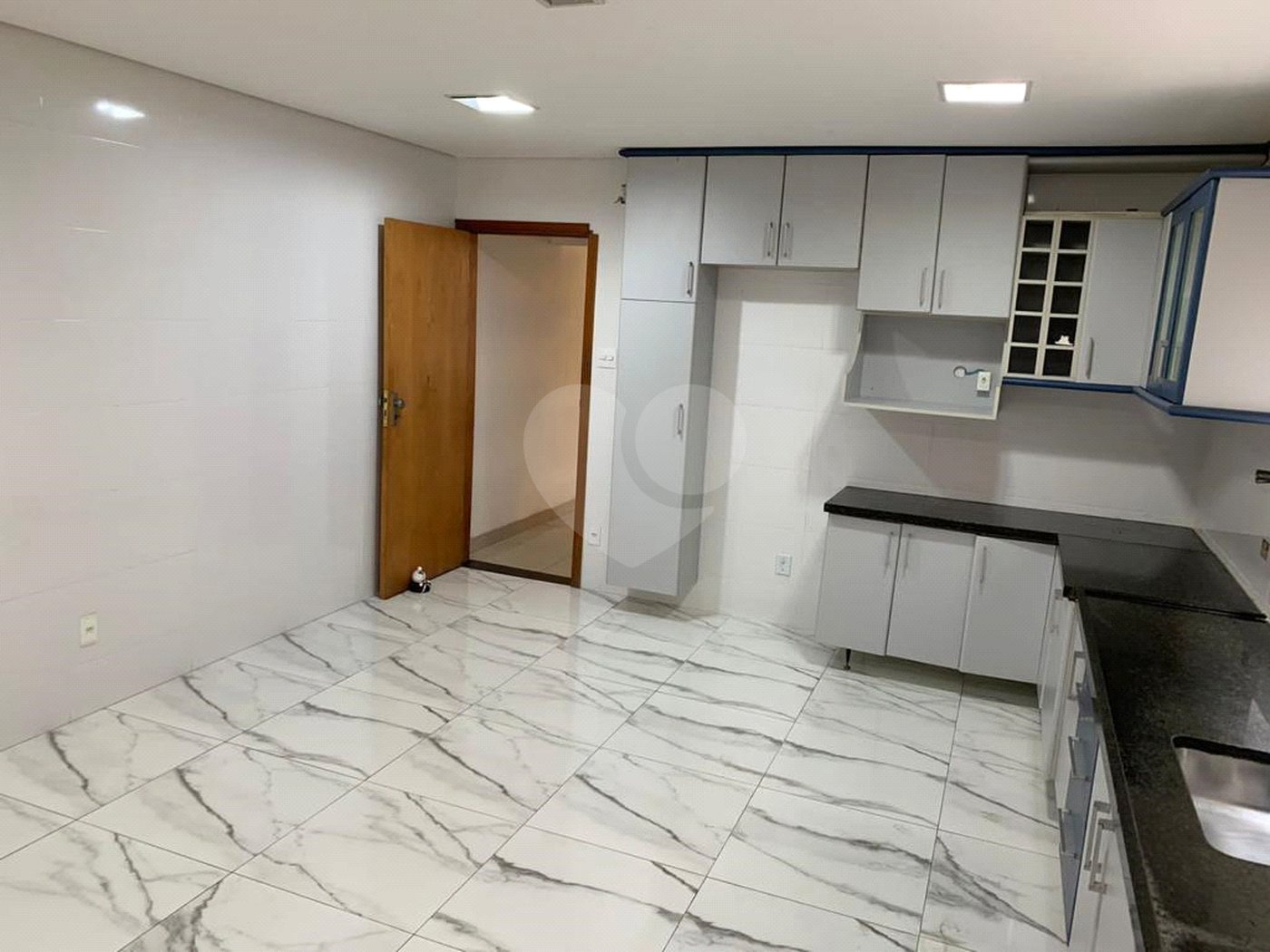 Sobrado à venda com 4 quartos, sendo 1 suíte,  em Chácara Santo Antônio (zona Leste), São Paulo, SP