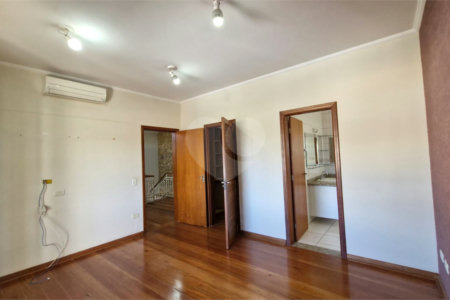 Casa sofisticada à venda em bairro nobre de Atibaia | 3 dormitórios | 408 m²