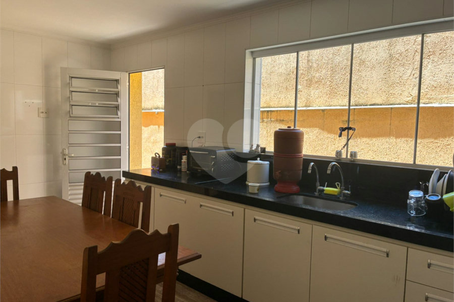 Sobrado à venda com 4 quartos, sendo 1 suíte, em Vila Guilherme, São Paulo, SP