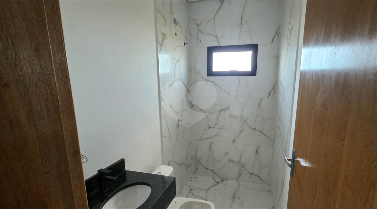 Casa à venda com 2 quartos, sendo 1 suíte, no condomínio Tivolli, Itapetininga - SP