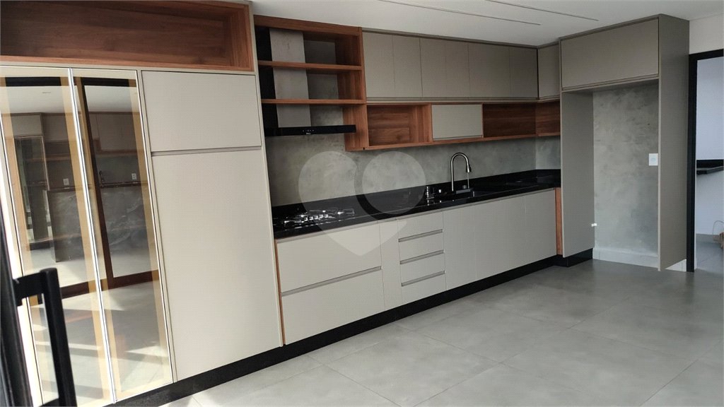 Casa à venda com 4 quartos, sendo 3 suítes,  no condomínio Residencial Golden Ville, Itapetininga - SP